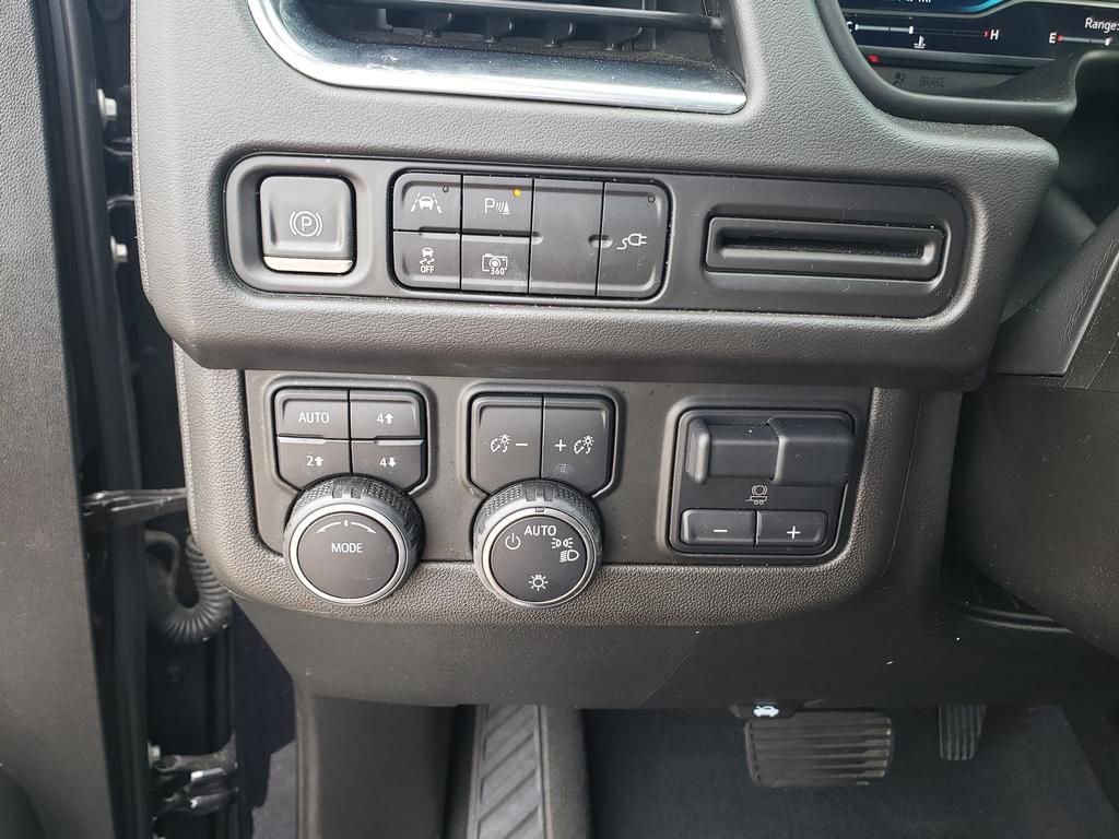 Used 2022 Chevrolet Tahoe LT w/ LT Signature Package image 28