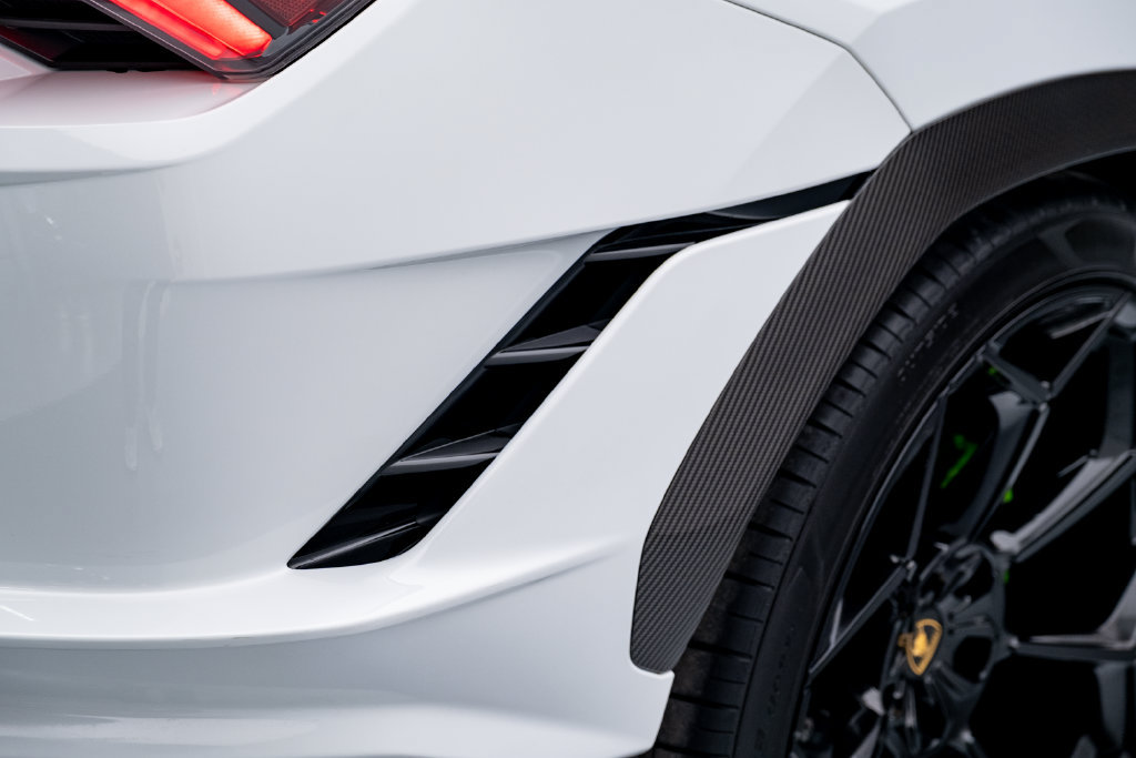 Used 2024 Lamborghini Urus Performante AWD/4WD image 35
