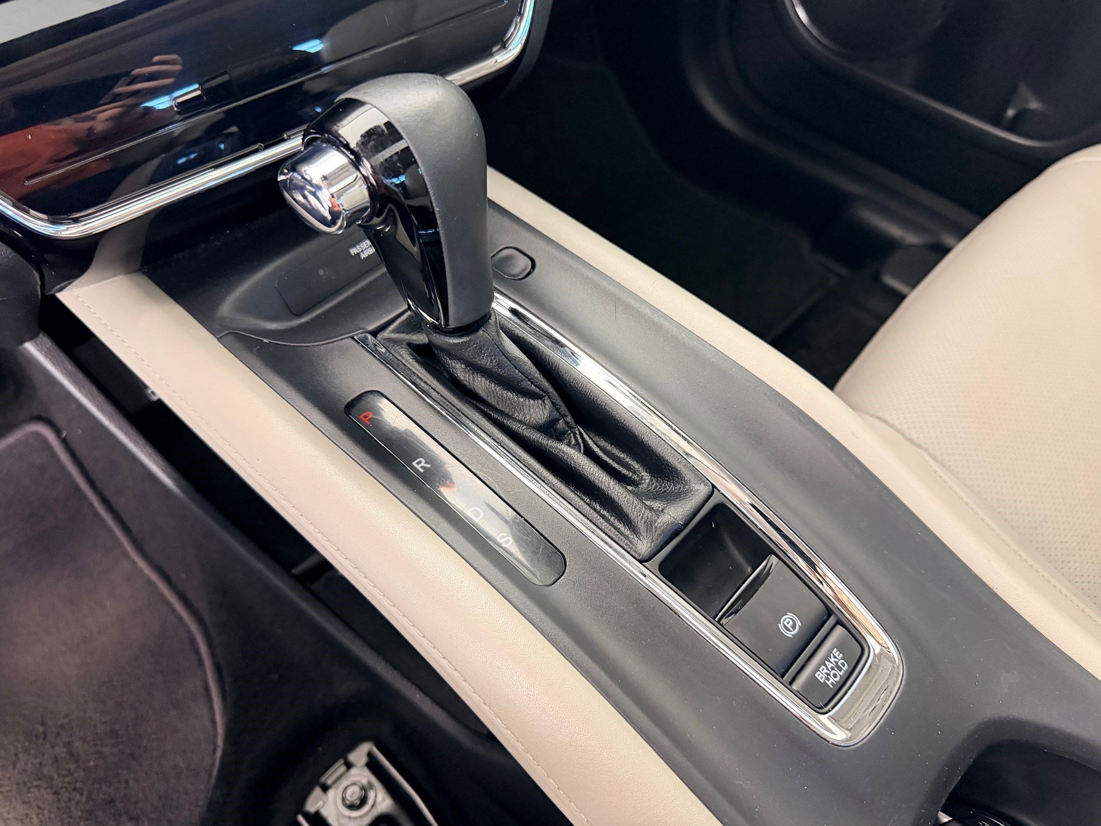 Used 2019 Honda HR-V Touring image 17