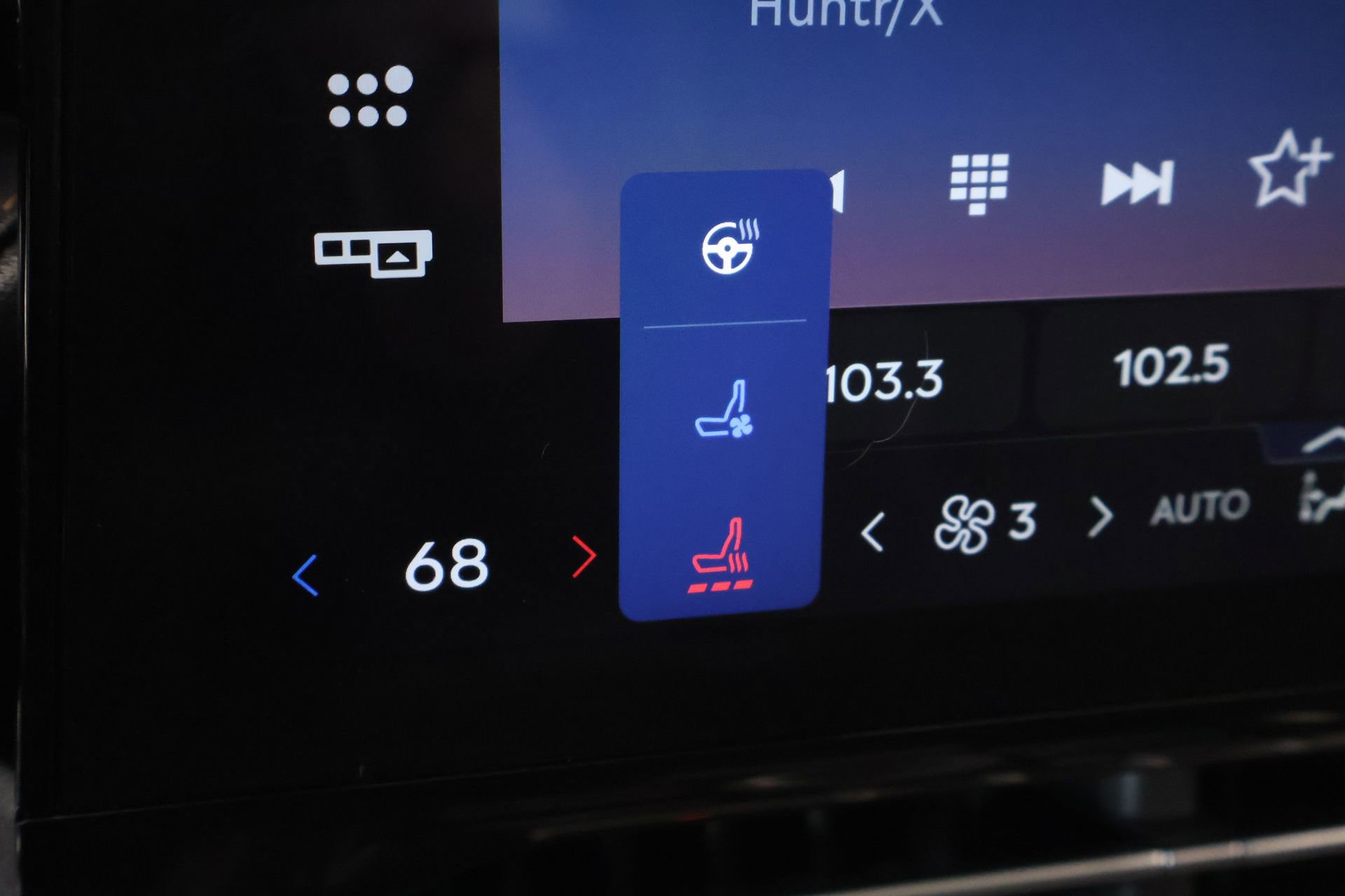 Used 2024 Lincoln Nautilus Reserve w/ Equipment Group 203A image 8