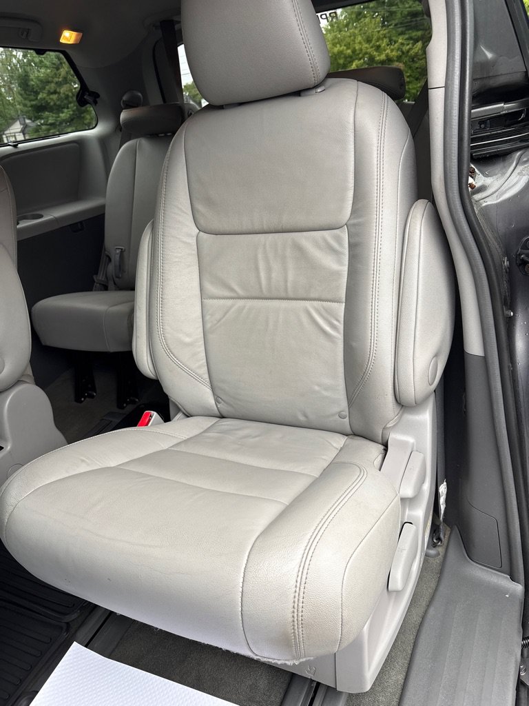 Used 2017 Toyota Sienna XLE Premium AWD/4WD image 23