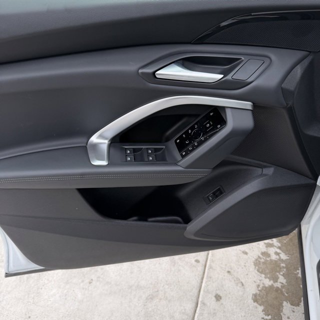 Used 2025 Audi Q5 Premium w/ Convenience Package image 10