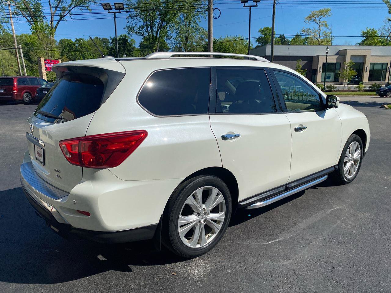 Used 2018 Nissan Pathfinder SL w/ SL Premium Package AWD/4WD image 4
