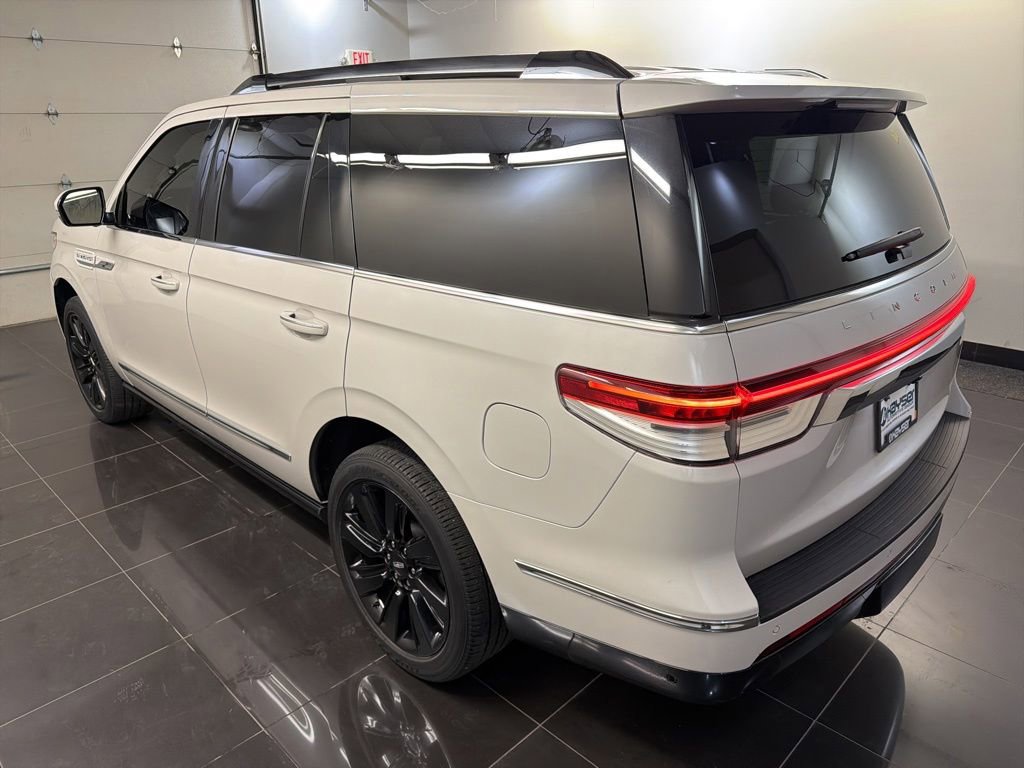 Certified 2023 Lincoln Navigator Reserve AWD/4WD image 4