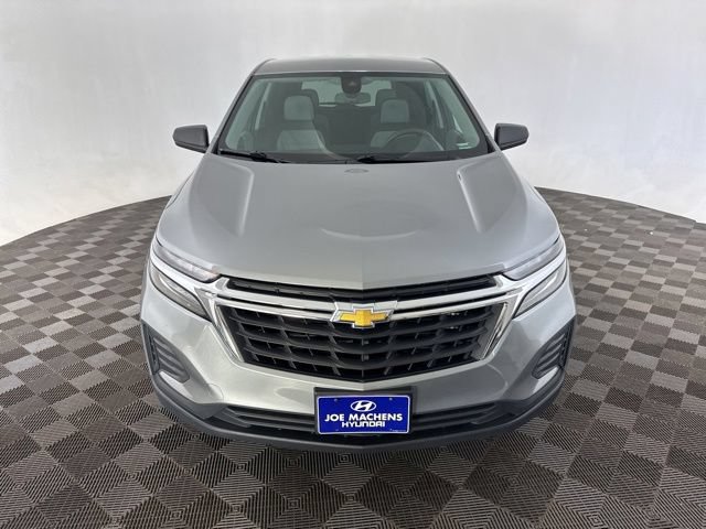 Used 2023 Chevrolet Equinox LS w/ LS Convenience Package FWD image 3
