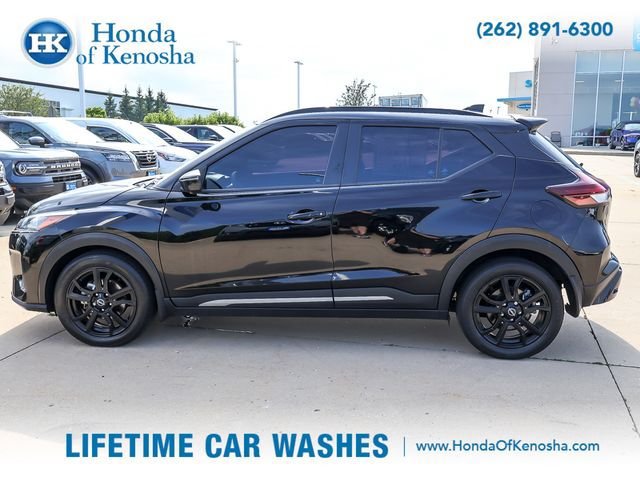 Used 2024 Nissan Kicks SR w/ SR Premium Package FWD image 2