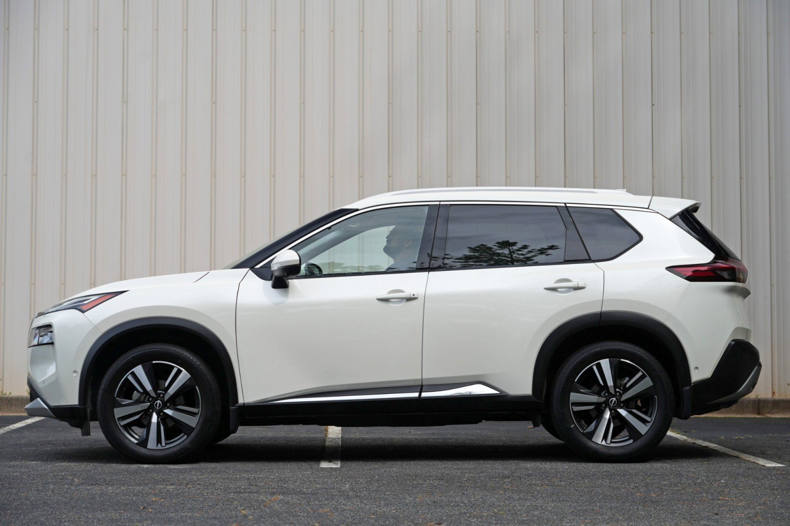 Used 2022 Nissan Rogue Platinum w/ Head-Up Display Package FWD image 8