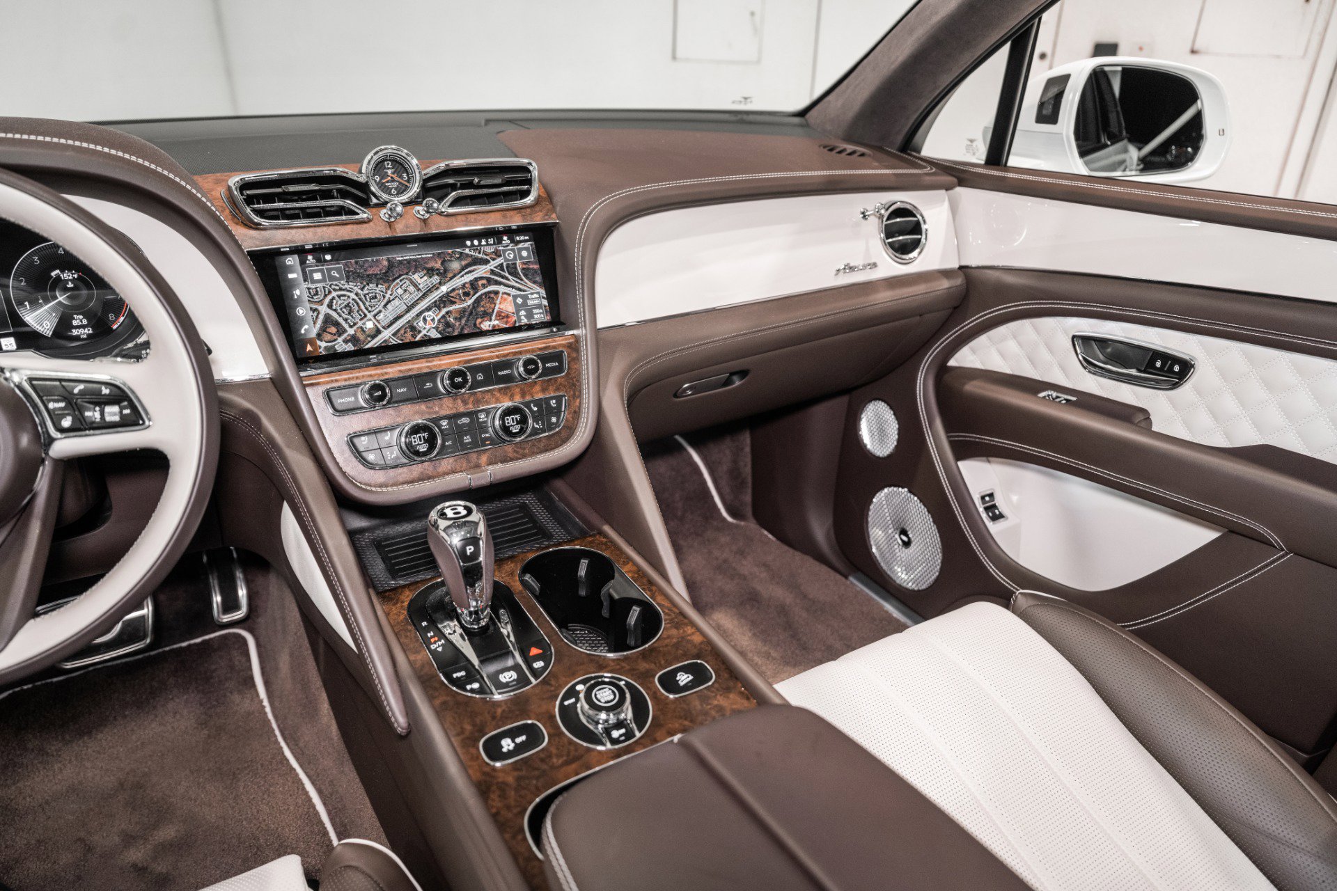Certified 2023 Bentley Bentayga AWD/4WD image 30