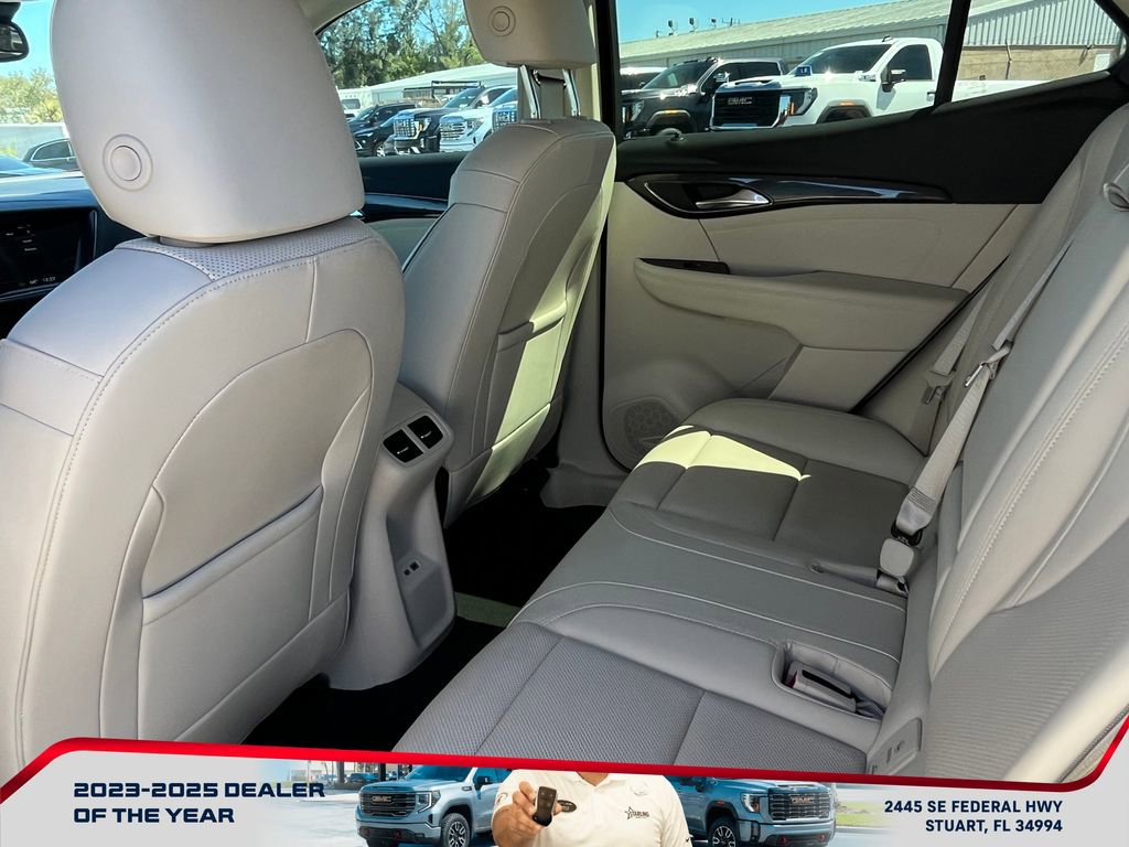 Used 2023 Buick Envision Essence image 12