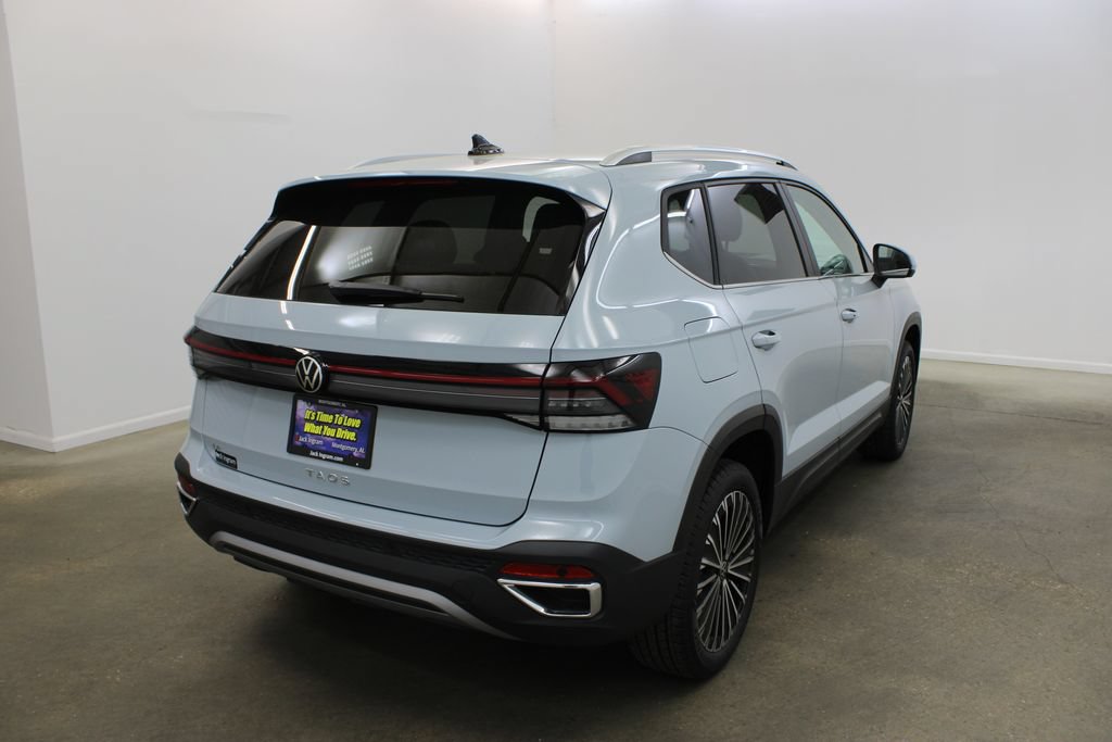 New 2026 Volkswagen Taos SE FWD image 5