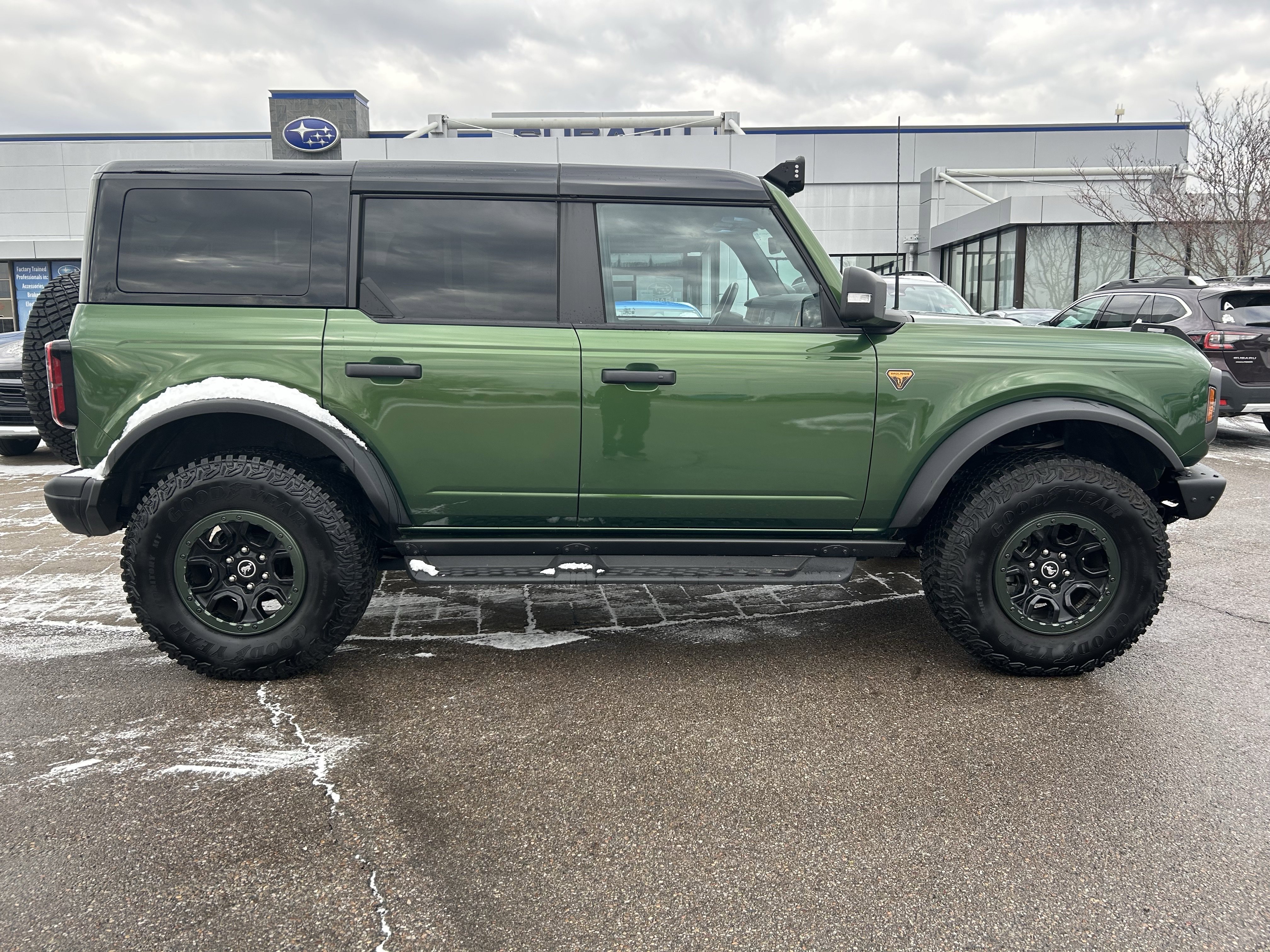 Used 2024 Ford Bronco Badlands image 8