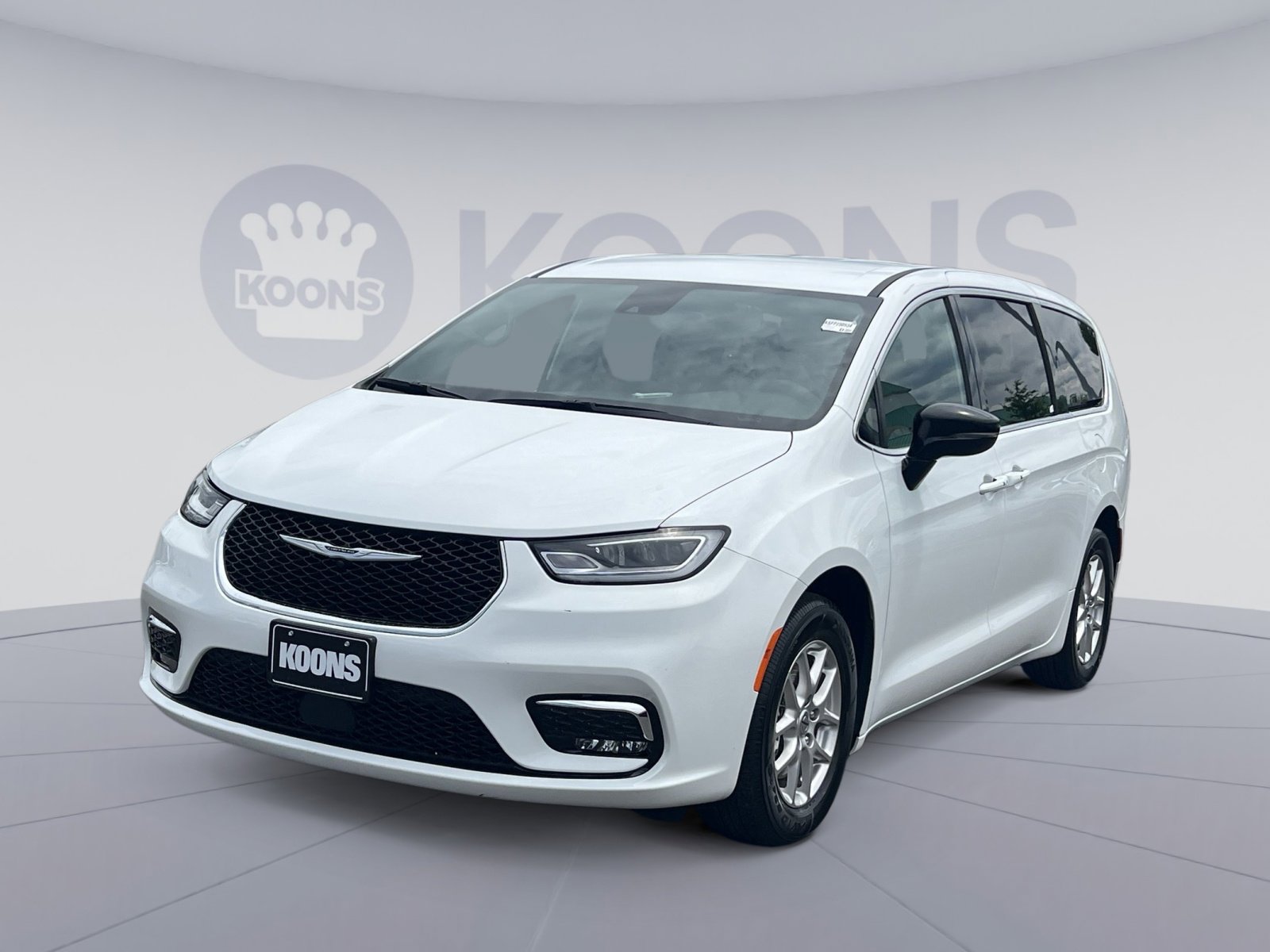 Used 2025 Chrysler Pacifica Select FWD image 5