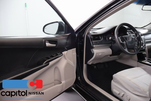 Used 2012 Toyota Camry LE FWD image 8