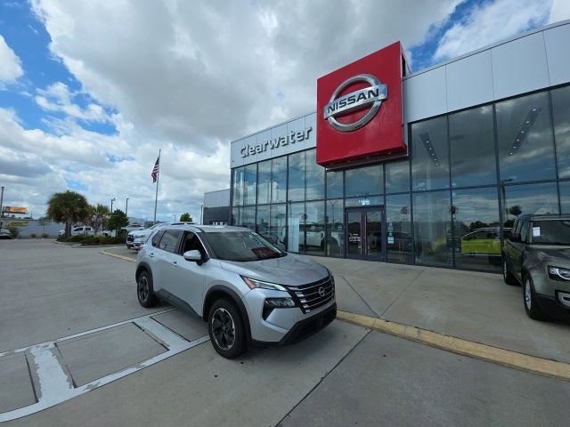 Used 2024 Nissan Rogue SV FWD image 1