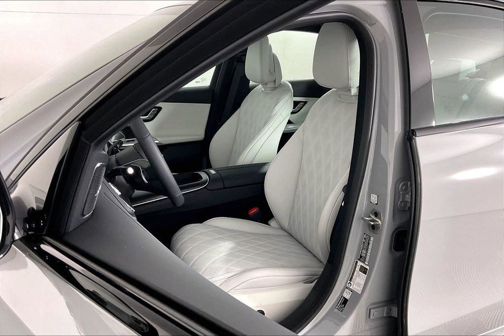 New 2026 Mercedes-Benz E 350 4MATIC Sedan image 9
