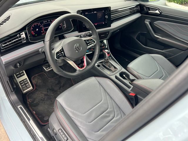Used 2025 Volkswagen Jetta GLI Autobahn image 13