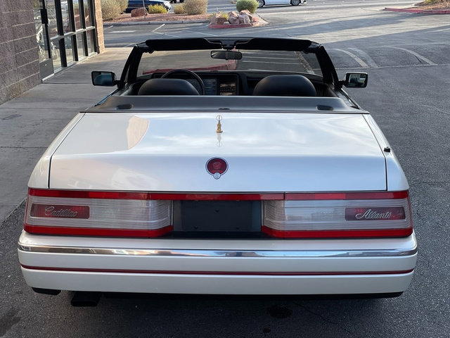 Used 1991 Cadillac Allante image 7