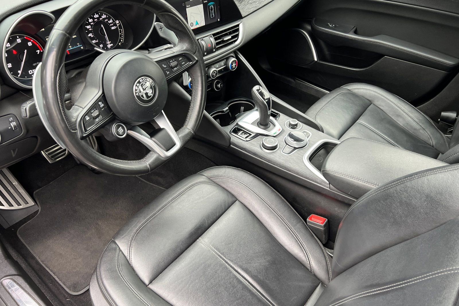 Used 2022 Alfa Romeo Giulia Sprint image 11