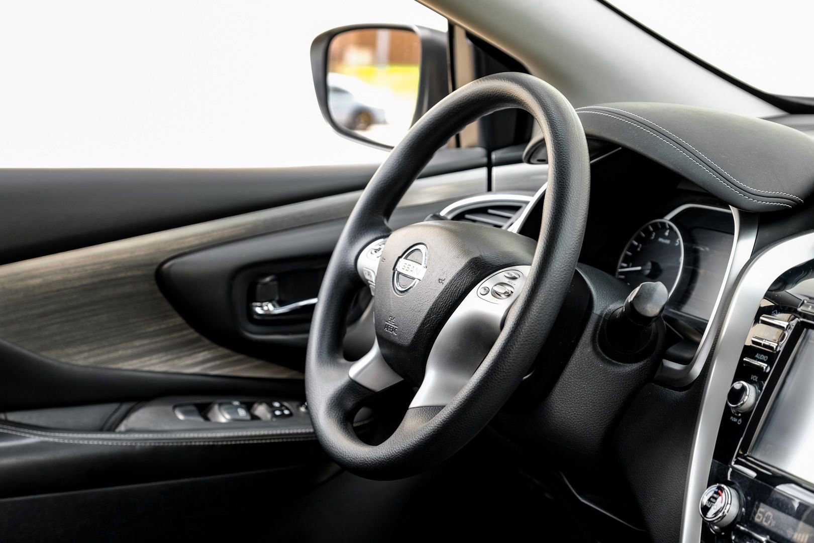 Used 2017 Nissan Murano S w/ Navigation Package image 12
