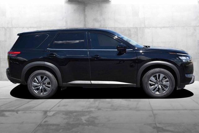 Used 2024 Nissan Pathfinder S AWD/4WD image 5
