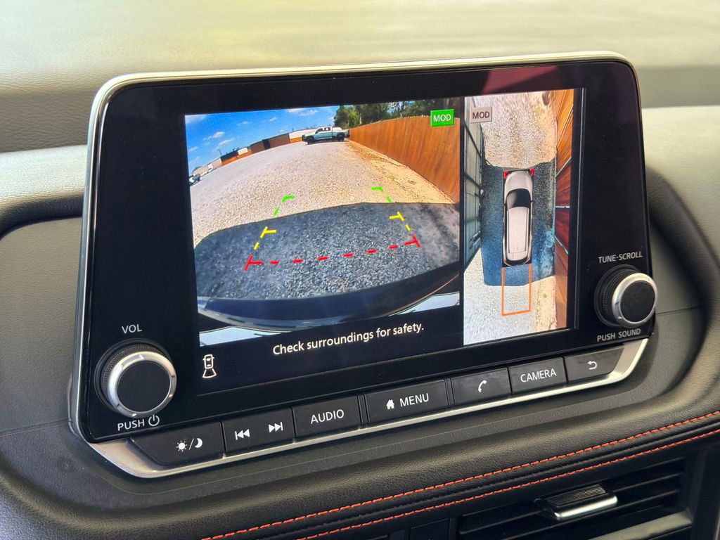 Used 2025 Nissan Rogue SV image 8