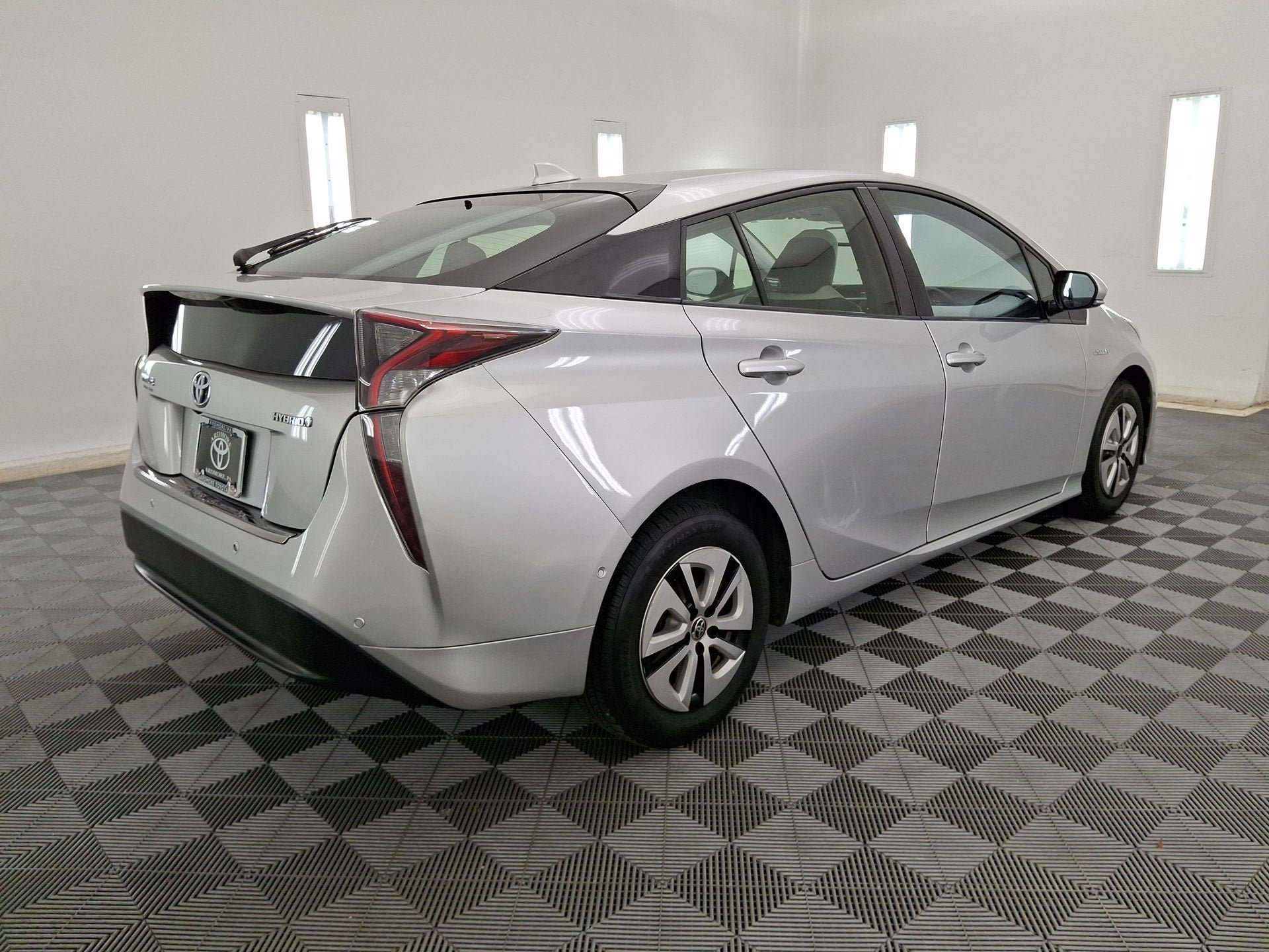 Used 2017 Toyota Prius Four FWD image 25