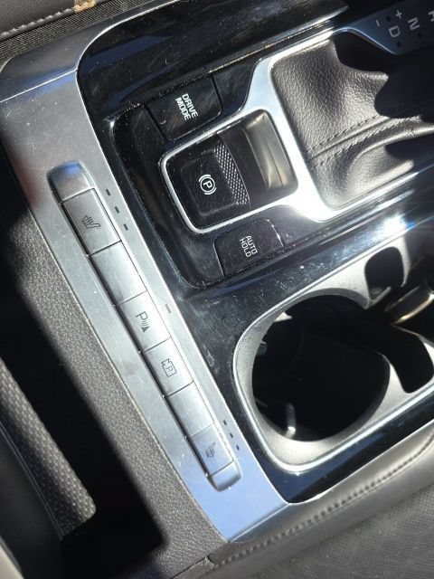 Used 2022 Kia Carnival EX FWD image 20