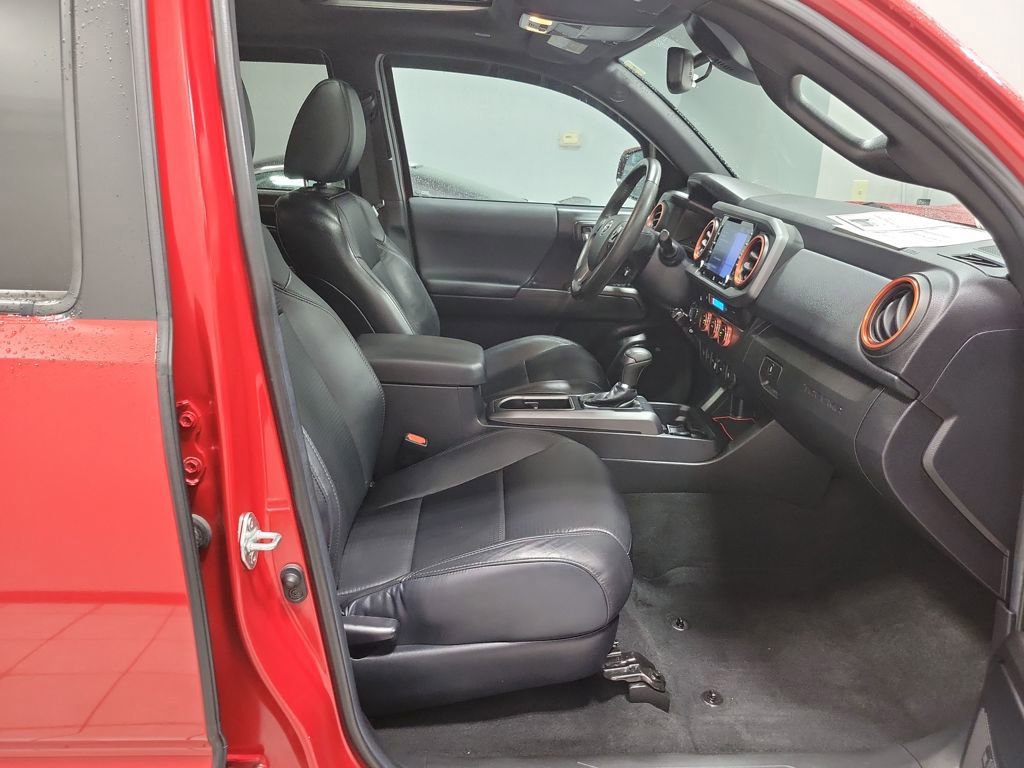 Used 2022 Toyota Tacoma TRD Sport image 25