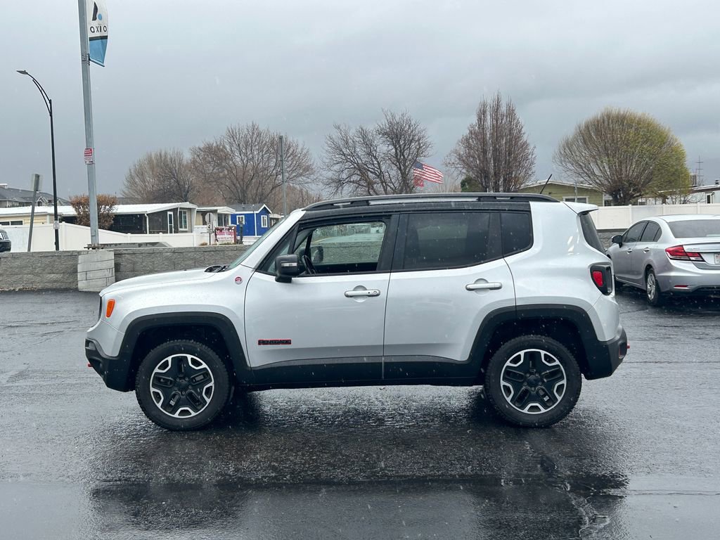 Used 2015 Jeep Renegade Trailhawk w/ Cold Weather Group image 8