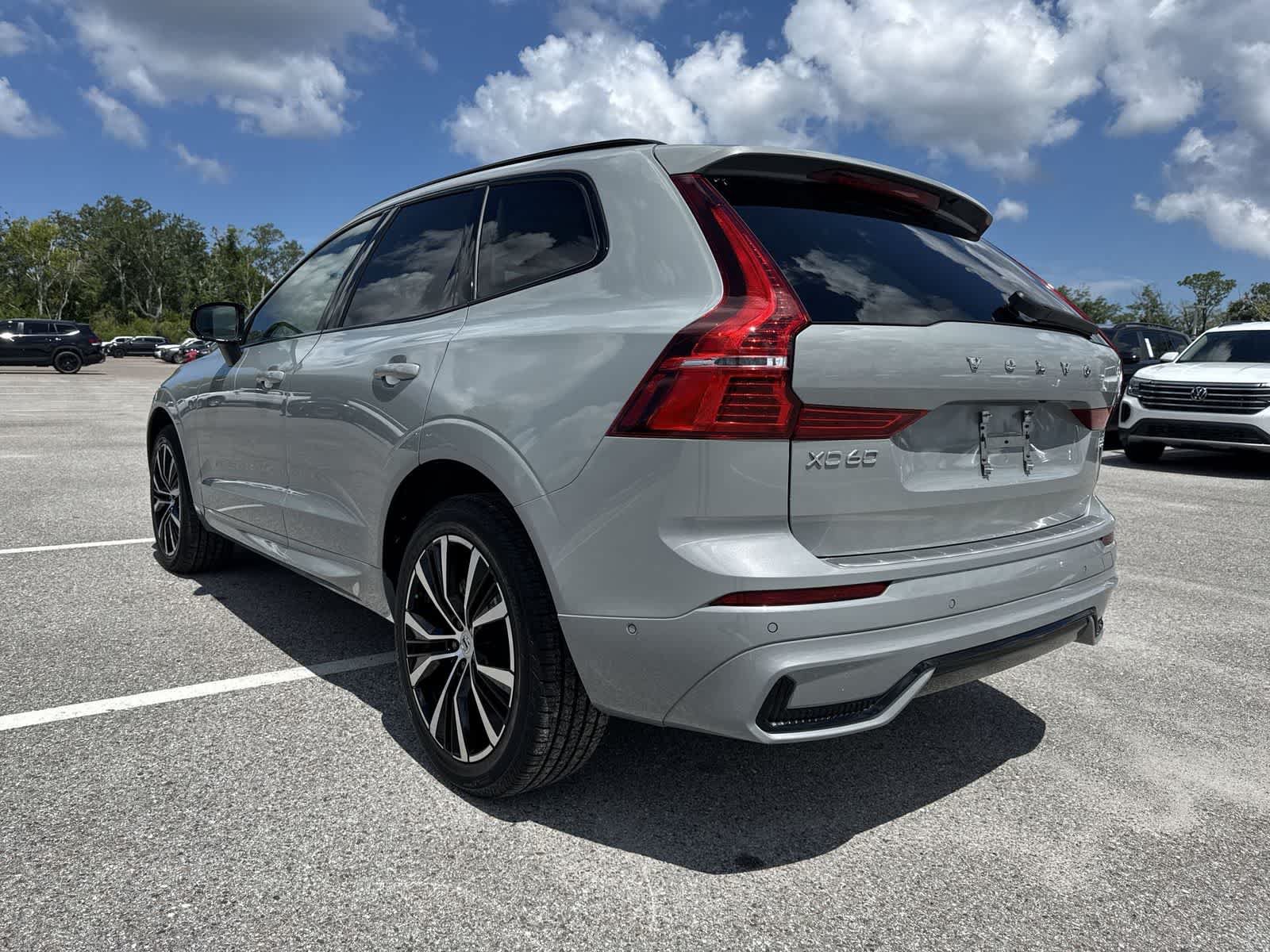 Used 2025 Volvo XC60 B5 Plus w/ Protection Package Premier AWD/4WD image 4