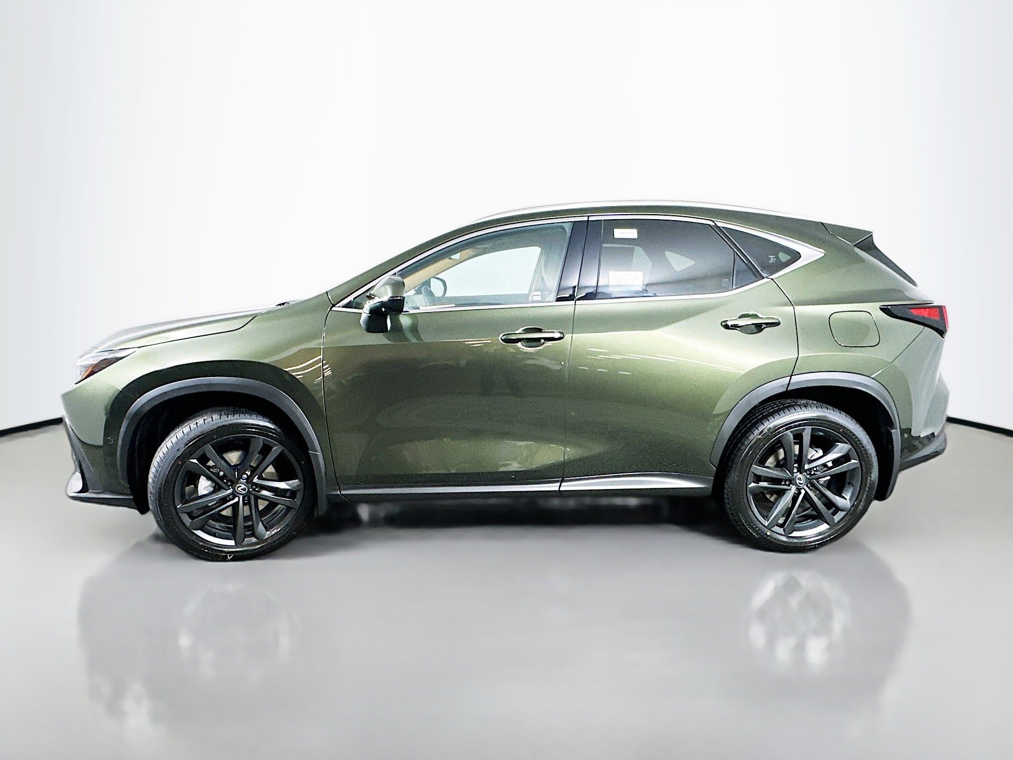 New 2026 Lexus NX 450h+ AWD w/ Accessory Package (2T) image 4