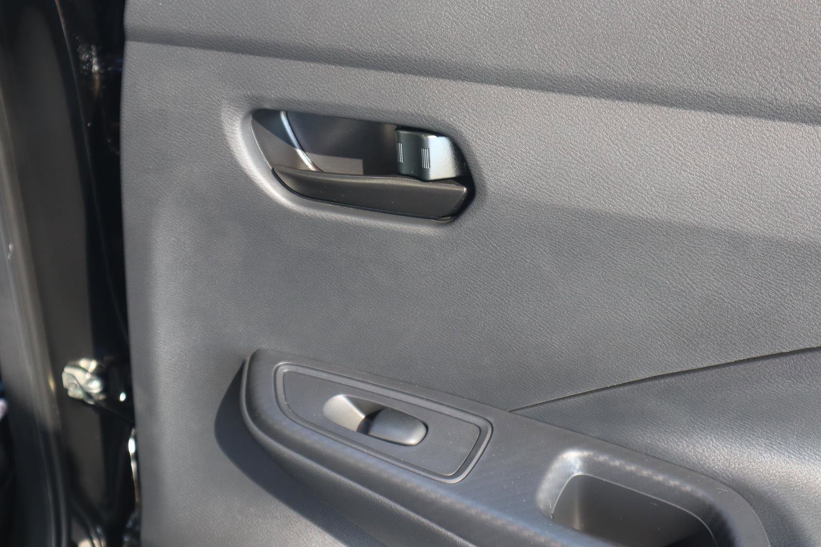 Used 2025 Nissan Versa S w/ Trunk Package image 28