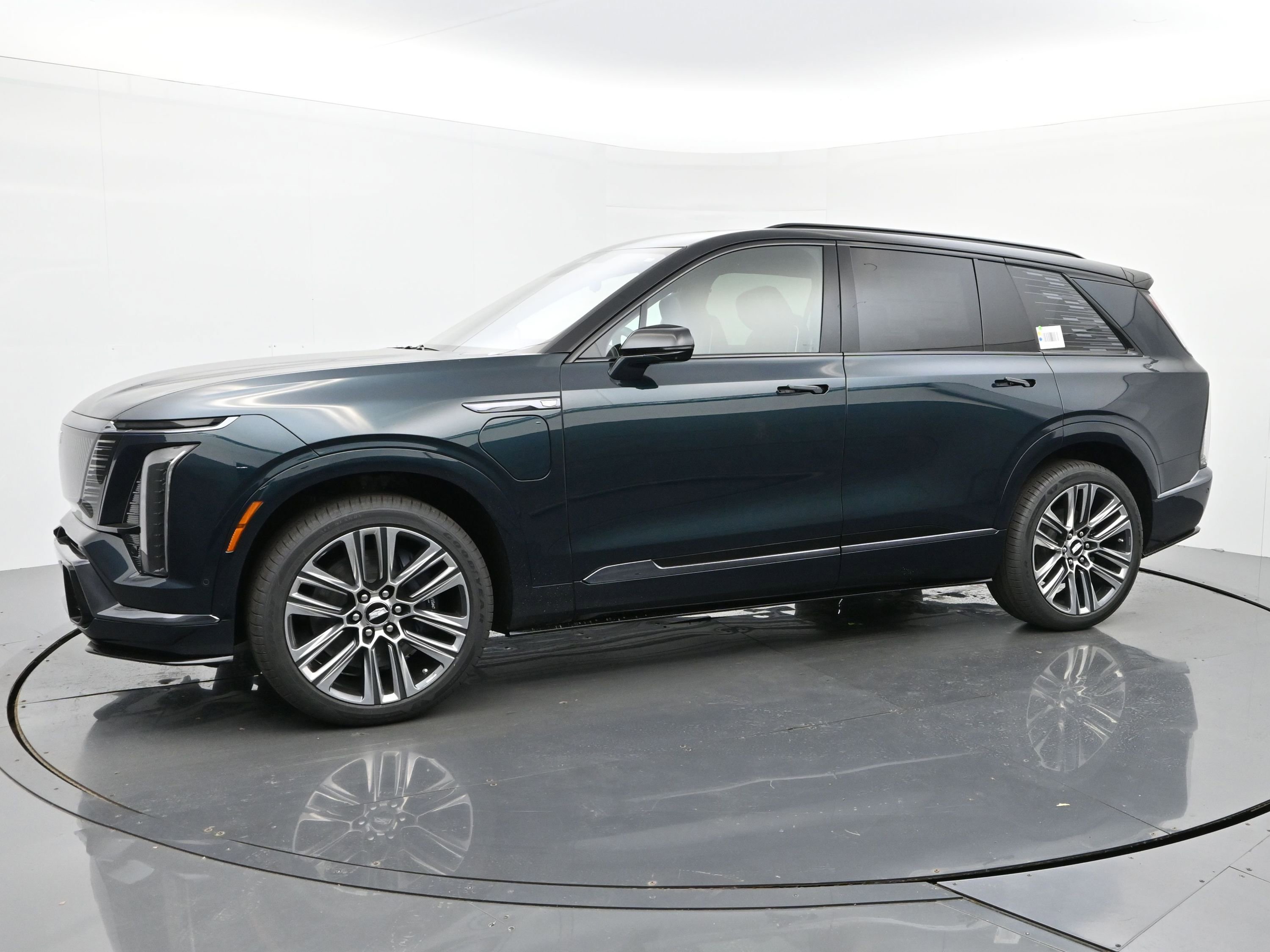 New 2026 Cadillac Vistiq Platinum image 2