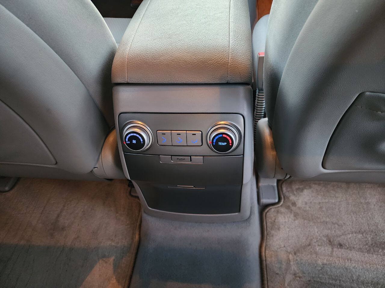 Used 2007 Hyundai Veracruz GLS FWD image 26