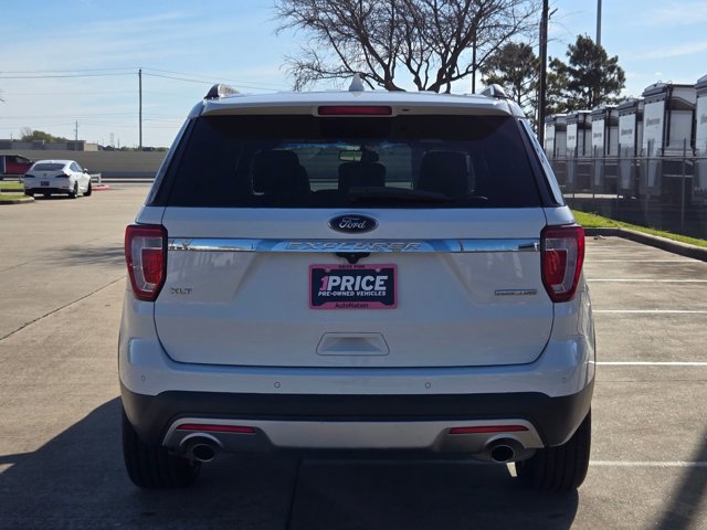Used 2016 Ford Explorer XLT w/ Equipment Group 202A FWD image 7