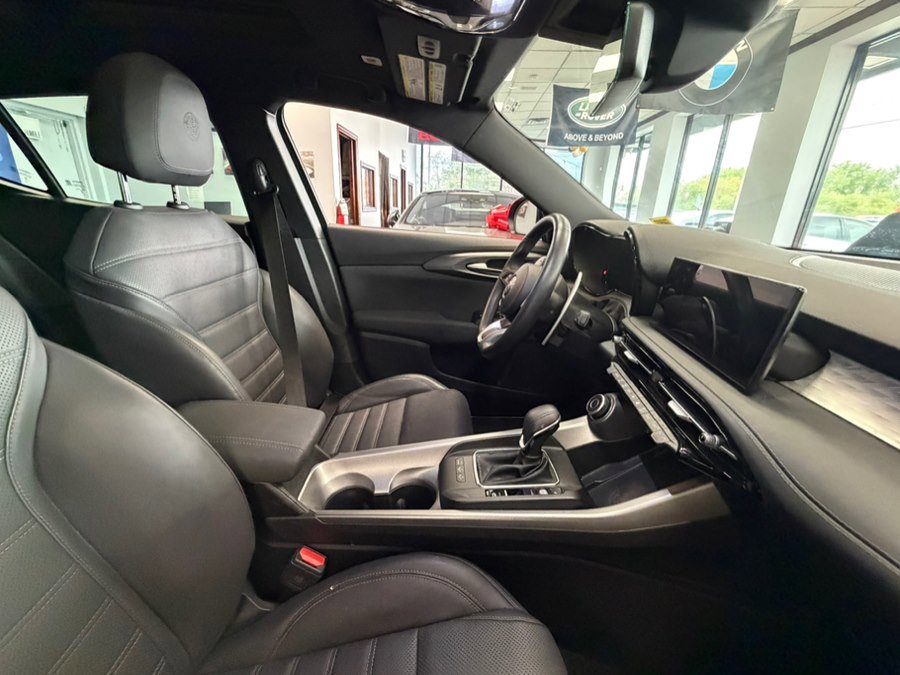 Used 2024 Alfa Romeo Tonale Veloce AWD/4WD image 42