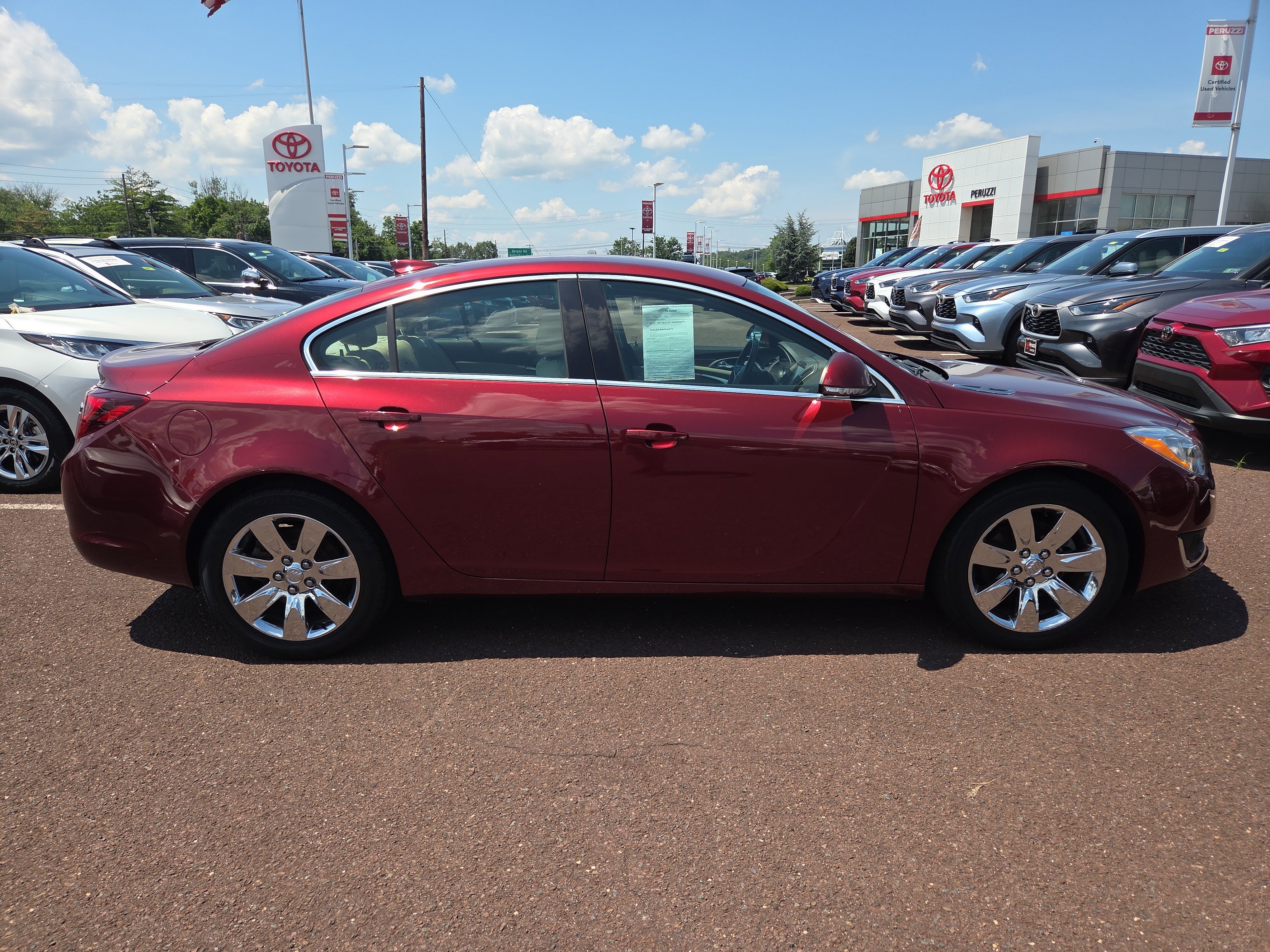 Used 2016 Buick Regal image 2