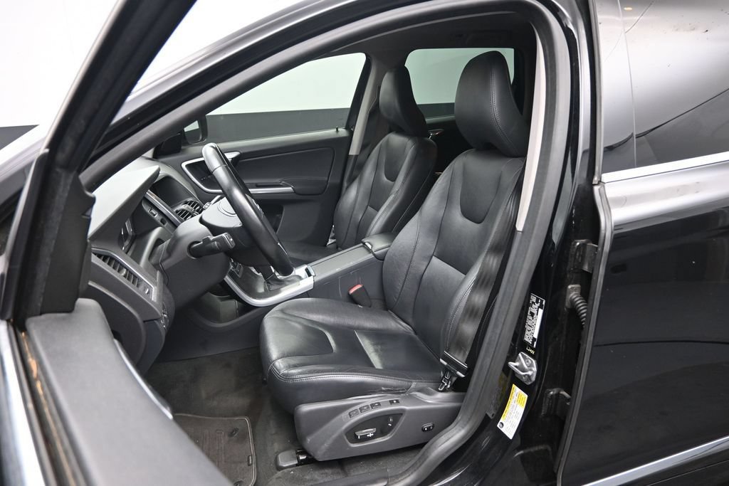 Used 2015 Volvo XC60 T5 AWD/4WD image 14