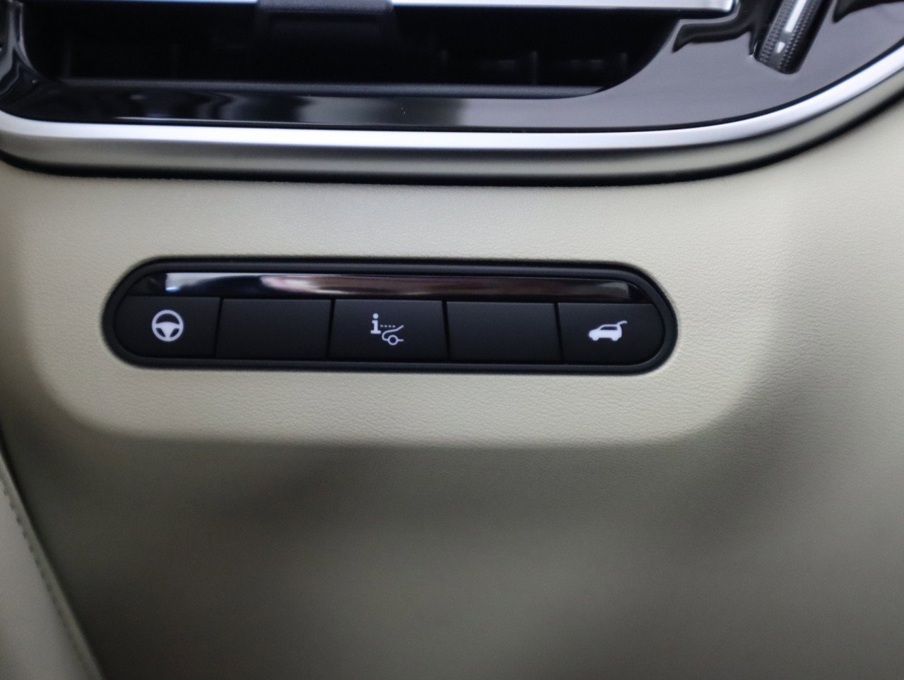 Used 2025 INFINITI QX60 Sensory w/ Vision Package image 19