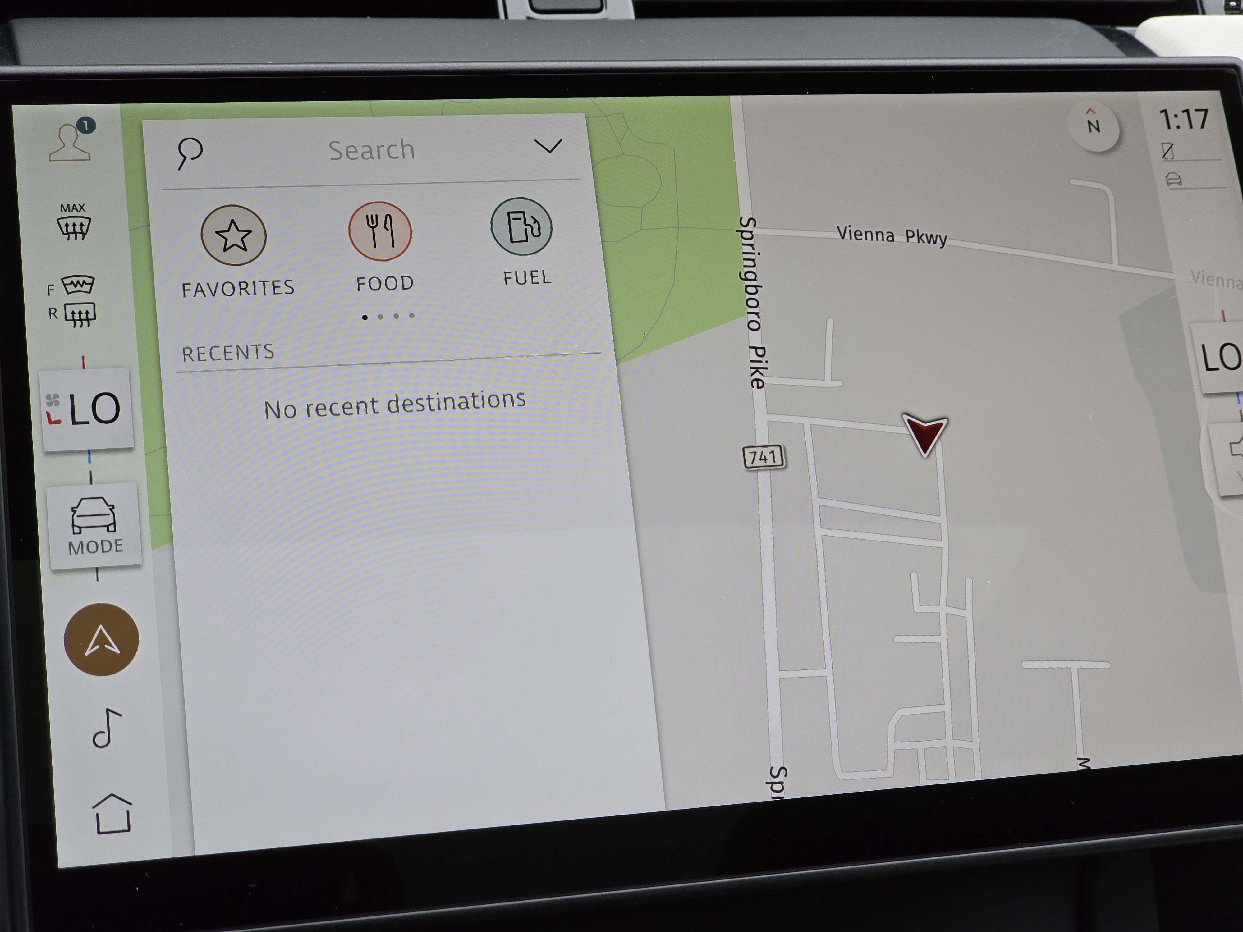 New 2025 Land Rover Discovery Sport Dynamic SE image 3