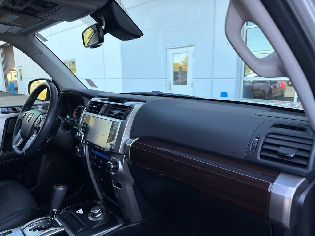 Used 2022 Toyota 4Runner Limited AWD/4WD image 30