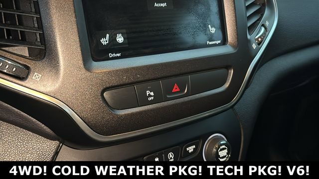 Used 2019 Jeep Cherokee Trailhawk w/ Cold Weather Group image 18