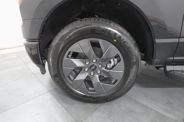 New 2025 Ford F150 Lightning Lariat image 29