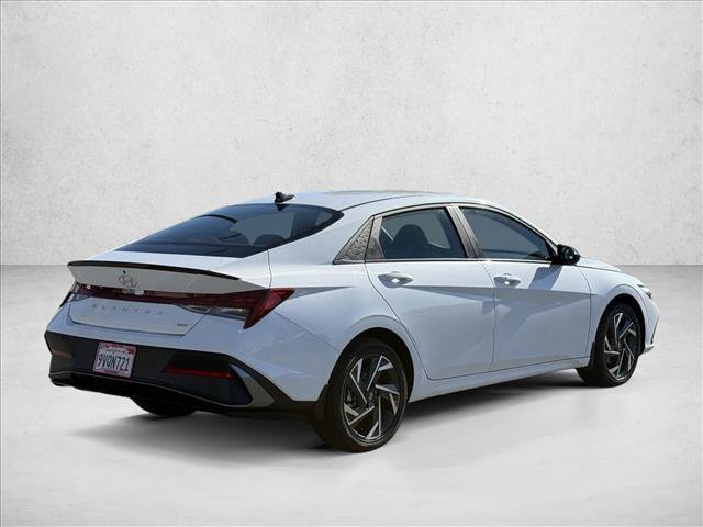 Certified 2025 Hyundai Elantra SEL FWD image 5
