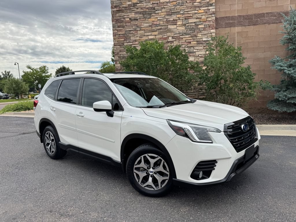 Used 2023 Subaru Forester Premium w/ Popular Package #2 AWD/4WD image 2