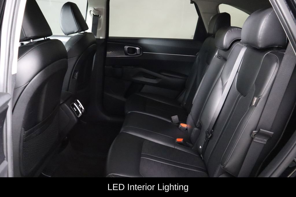 Used 2025 Kia Sorento S w/ Panoramic Sunroof Package image 8
