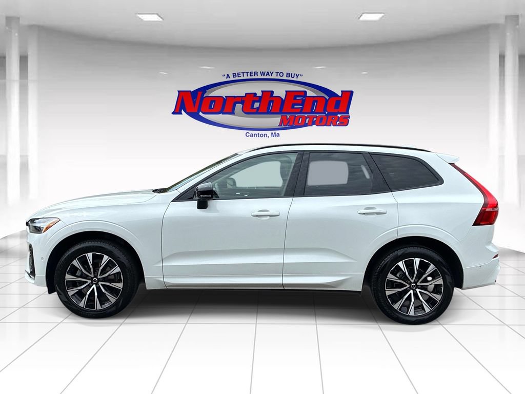Used 2025 Volvo XC60 B5 Plus AWD/4WD image 4