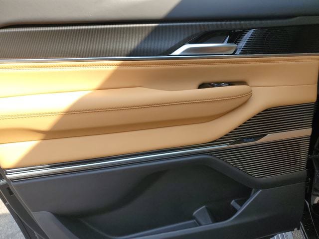 New 2026 Jeep Grand Wagoneer L Summit AWD/4WD image 14