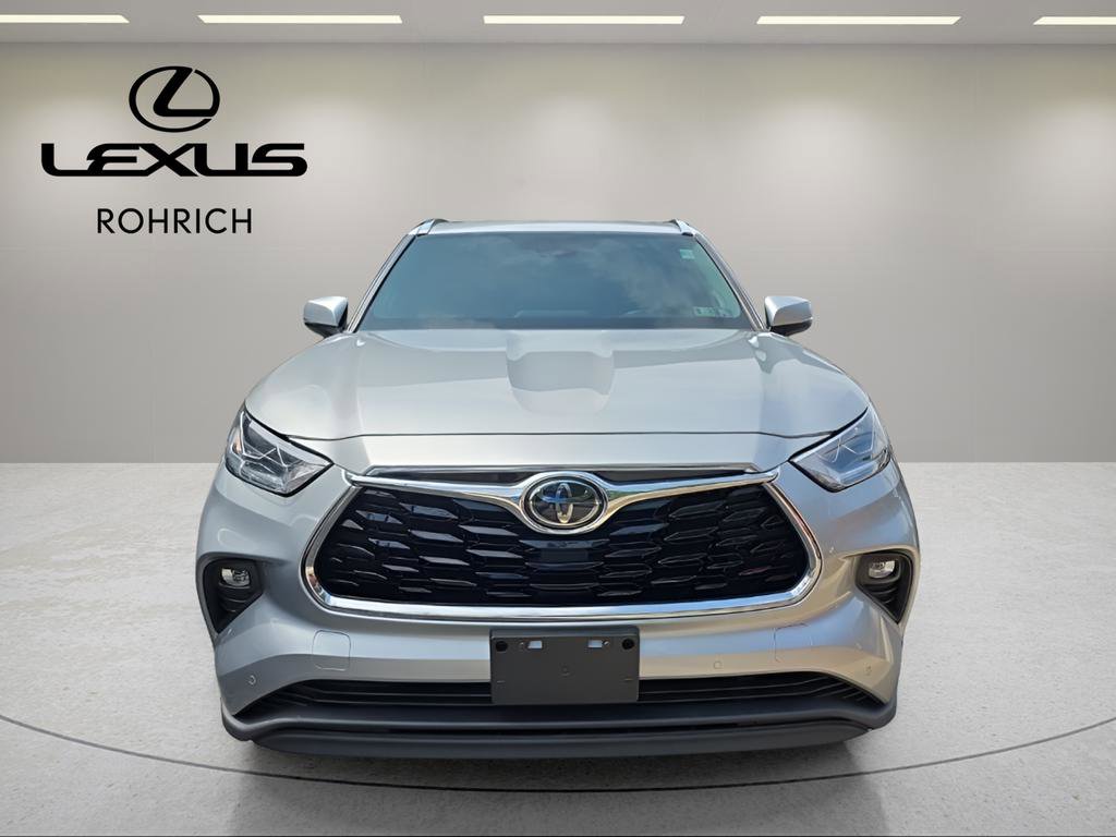 Used 2020 Toyota Highlander Limited image 2