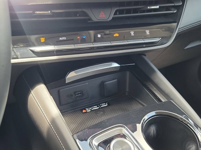 Used 2025 Buick Envision Preferred AWD/4WD image 26